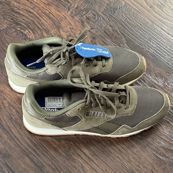 NEW Reebok Women's Forest Green Sneakers, Women’s Size 10 - Picture 3 of 9